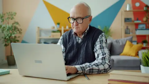 How to Roll a 401(k) Into an Annuity